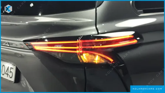 TOYOTA SIENNA 2.5 HYBRID 2WD