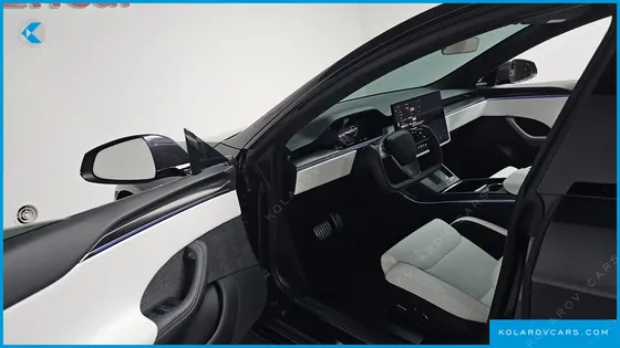 TESLA MODEL S PLAID