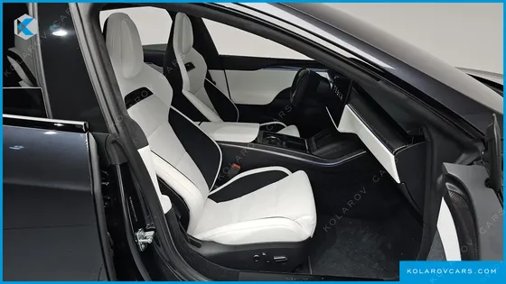 TESLA MODEL S PLAID