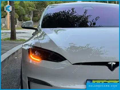 TESLA MODEL S PLAID