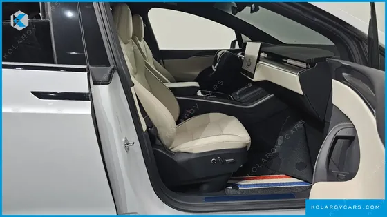 TESLA MODEL X PLAID