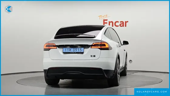 TESLA MODEL X PLAID