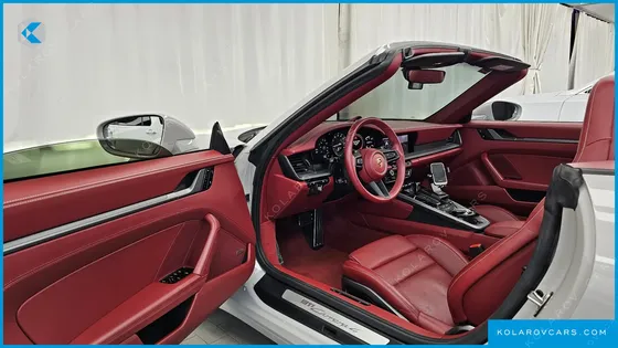 PORSCHE 911 CARRERA 4 CABRIOLET