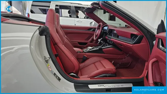 PORSCHE 911 CARRERA 4 CABRIOLET