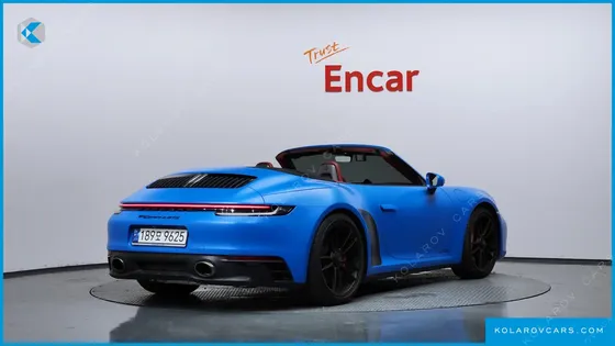 PORSCHE 911 CARRERA 4 GTS CABRIOLET
