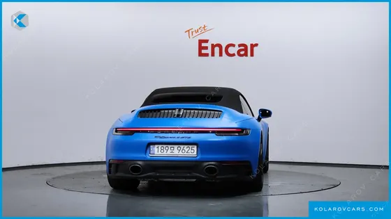 PORSCHE 911 CARRERA 4 GTS CABRIOLET