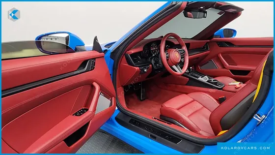 PORSCHE 911 CARRERA 4 GTS CABRIOLET