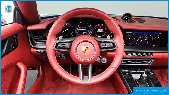 PORSCHE 911 CARRERA 4 GTS CABRIOLET