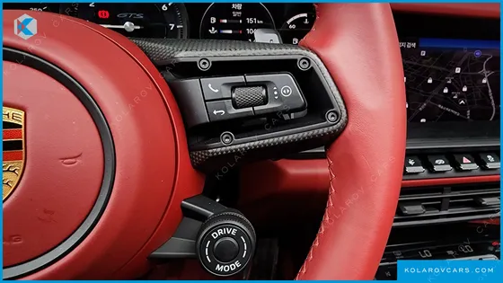 PORSCHE 911 CARRERA 4 GTS CABRIOLET