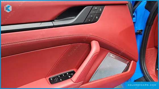 PORSCHE 911 CARRERA 4 GTS CABRIOLET