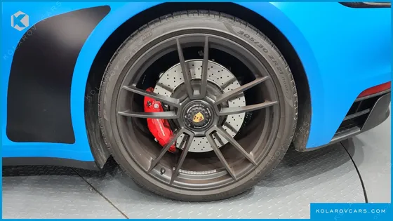 PORSCHE 911 CARRERA 4 GTS CABRIOLET