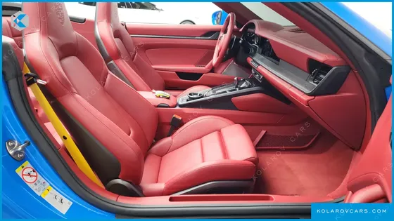 PORSCHE 911 CARRERA 4 GTS CABRIOLET