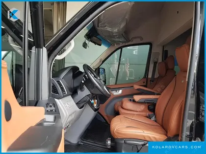 HYUNDAI SOLATI 15-SEATER