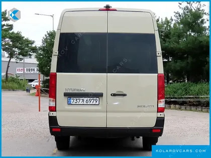 HYUNDAI SOLATI 15-SEATER
