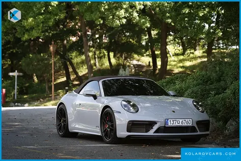 PORSCHE 911 CARRERA 4 GTS CABRIOLET