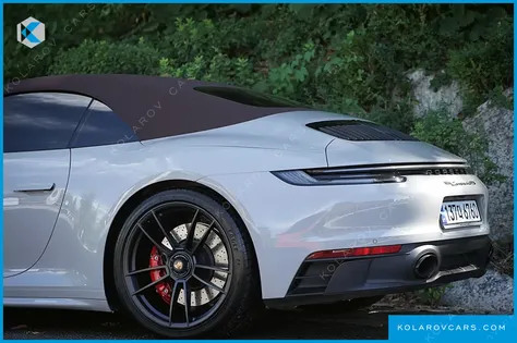 PORSCHE 911 CARRERA 4 GTS CABRIOLET