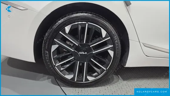 KIA K8 SIGNATURE
