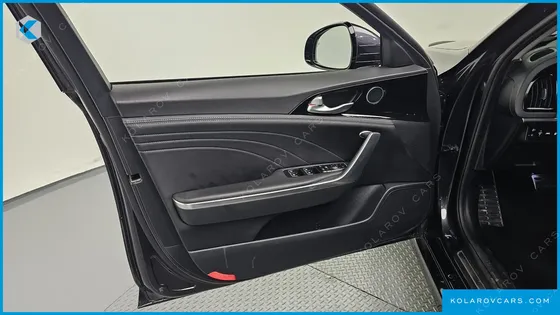 KIA STINGER 2.5 PLATINUM