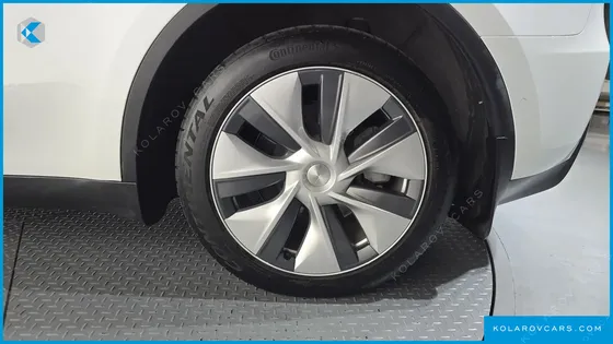 TESLA MODEL Y LONG RANGE AWD