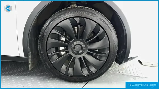 TESLA MODEL Y LONG RANGE AWD