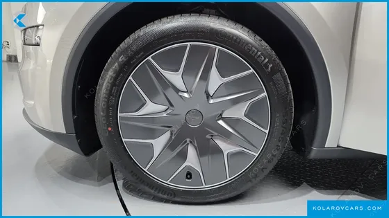 TESLA MODEL Y L LONG RANGE AWD