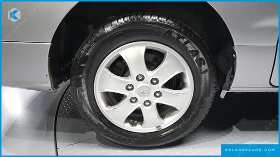 HYUNDAI STAREX 4WD WAGON 11-SEATER