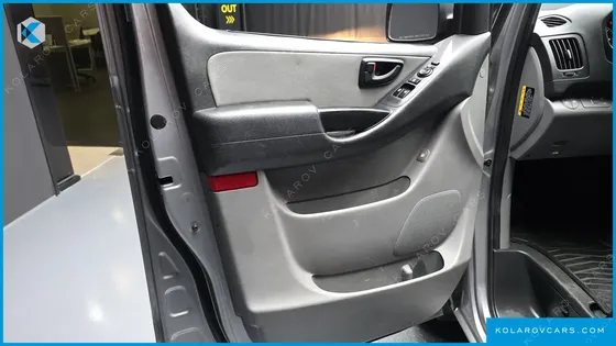 HYUNDAI STAREX 4WD WAGON 11-SEATER