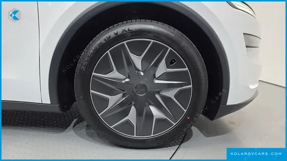 TESLA MODEL Y L LONG RANGE AWD
