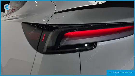 TESLA MODEL Y L LONG RANGE AWD