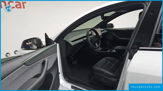 TESLA MODEL Y PREMIUM RWD