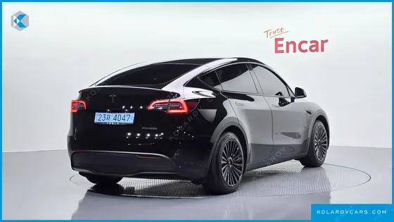 TESLA MODEL Y STANDARD RANGE RWD