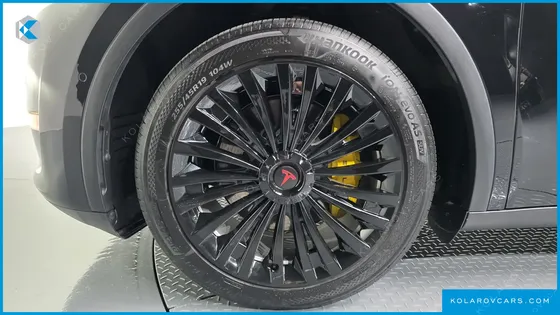 TESLA MODEL Y STANDARD RANGE RWD