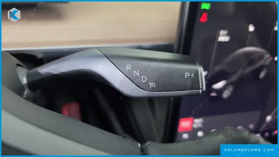 TESLA MODEL Y STANDARD RANGE RWD