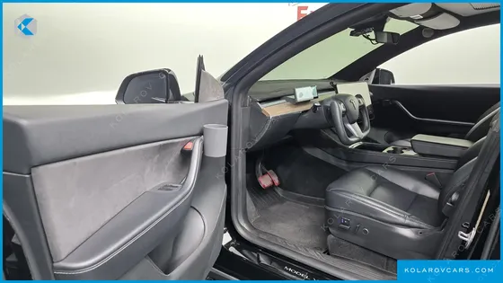 TESLA MODEL Y STANDARD RANGE RWD
