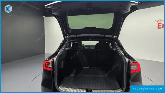 TESLA MODEL Y STANDARD RANGE RWD