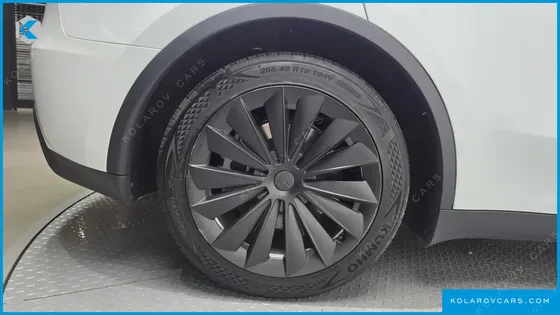 TESLA MODEL Y RWD