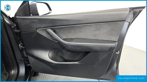 TESLA MODEL Y LONG RANGE AWD