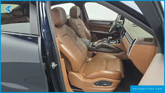 PORSCHE CAYENNE 3.0 COUPE PLATINUM EDITION