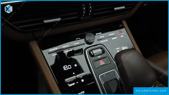 PORSCHE CAYENNE 3.0 COUPE PLATINUM EDITION