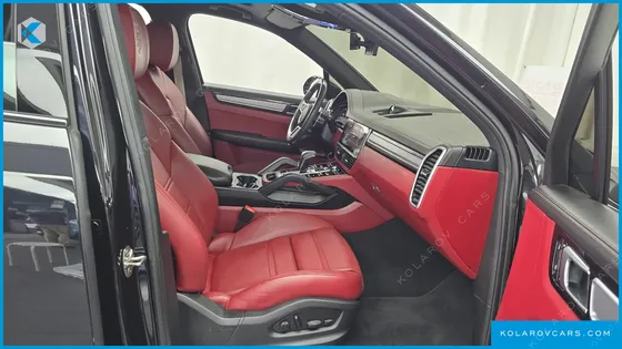 PORSCHE CAYENNE 3.0 PLATINUM EDITION
