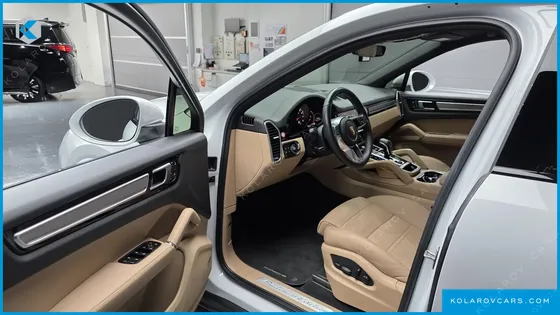 PORSCHE CAYENNE 3.0 COUPE PLATINUM EDITION