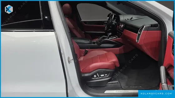 PORSCHE CAYENNE 3.0 COUPE