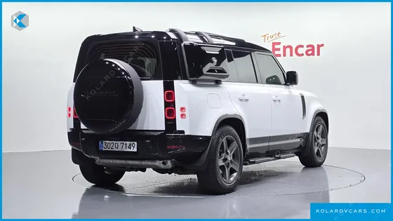 LAND ROVER DEFENDER 110 P300 X-DYNAMIC SE
