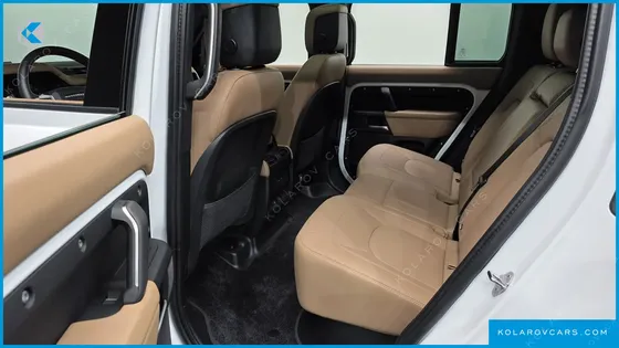 LAND ROVER DEFENDER 110 P300 X-DYNAMIC SE