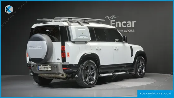 LAND ROVER DEFENDER 110 P300 X-DYNAMIC SE