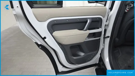 LAND ROVER DEFENDER 110 P300 X-DYNAMIC SE