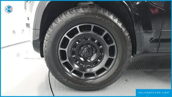 LAND ROVER DEFENDER 110 P635 OCTA BLACK