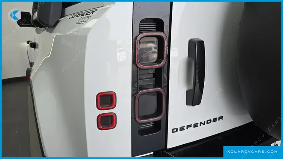LAND ROVER DEFENDER 110 D250 SE