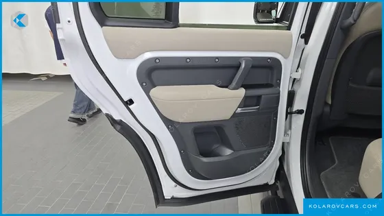LAND ROVER DEFENDER 110 D250 SE