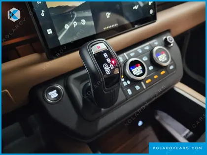 LAND ROVER DEFENDER 110 P300 X-DYNAMIC SE